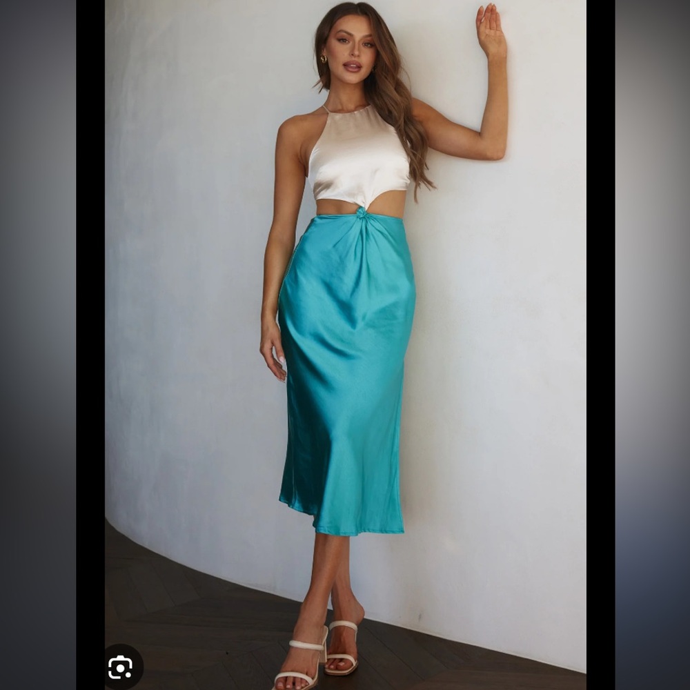 Selfie Leslie Satin White and Teal Midi Dress